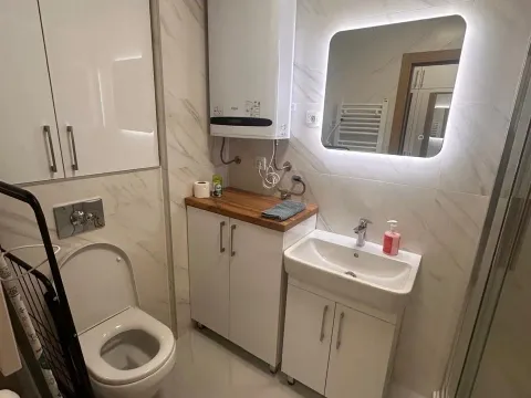 Izdavanje, jednosoban stan, 45m², New City, Podgorica - image 10