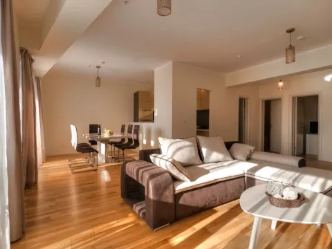 Prodaja, četvorosoban stan, 125m², Bečići, Budva - image 9