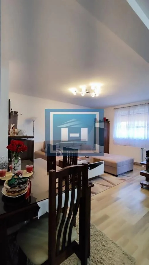 Prodaja, trosoban stan, 78m², Centar, Jagodina