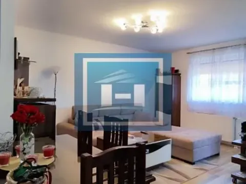 Prodaja, trosoban stan, 78m², Centar, Jagodina - image 1