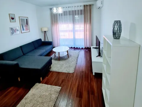 Izdavanje, stan, 50m², City Kvart, Podgorica