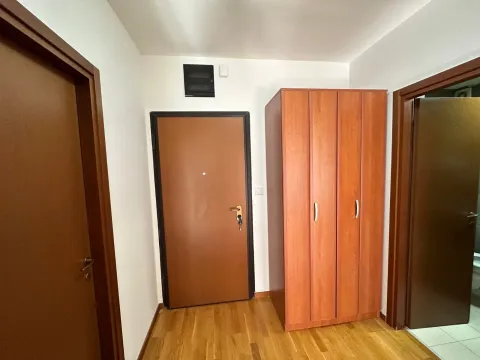 Izdavanje, jednosoban stan, 50m², City Kvart, Podgorica - image 2