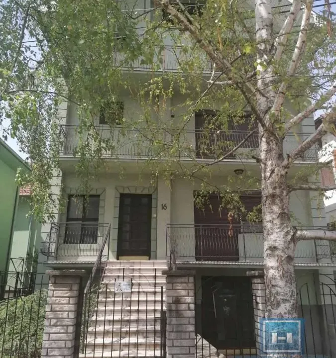 Sale, house, 360m², Centar, Ćuprija