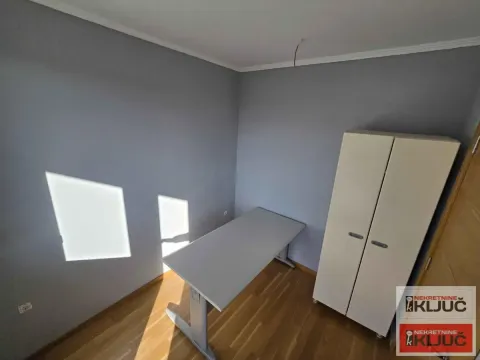Prodaja, dvosoban stan, 42m², Centar, Novi Sad - image 4