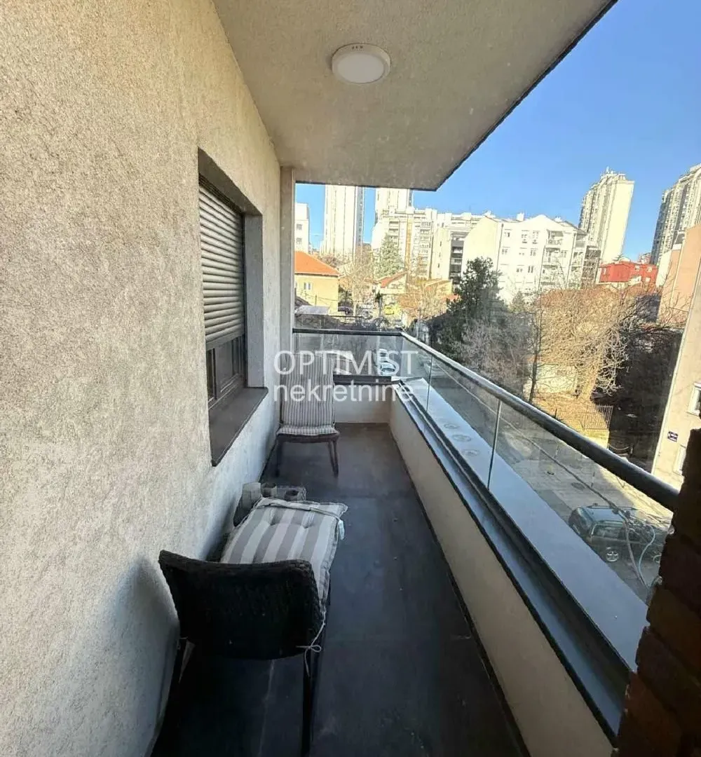 Izdavanje, dvosoban stan, 57m², Vračar Sve Podlokacije, Beograd