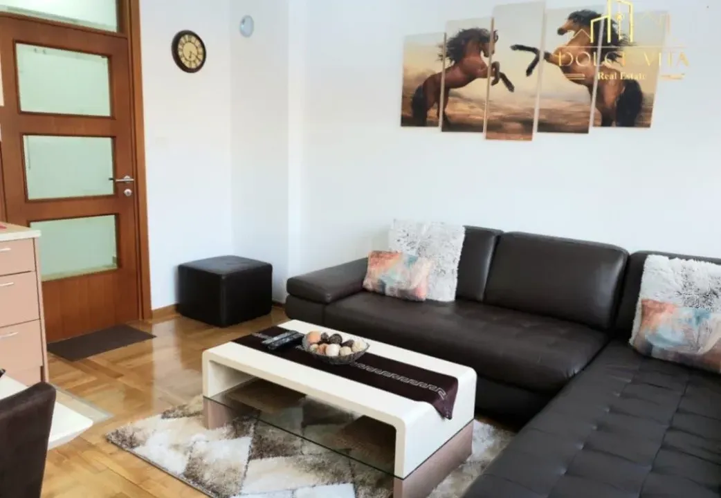 Izdavanje, jednosoban stan, 36m², Centar, Cetinje