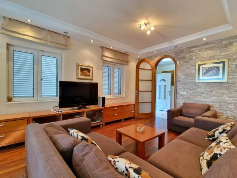 Rent, house, 240m², Sveti Stefan, Budva - image 3