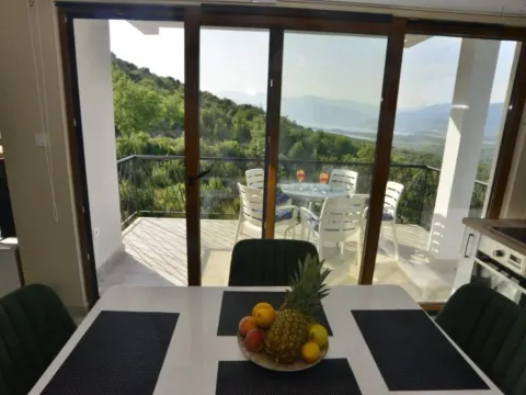 Izdavanje, kuća, 100m², Lješevići, Kotor - image 2