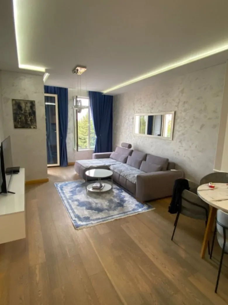 Izdavanje, jednosoban stan, 55m², Budva, Crna Gora