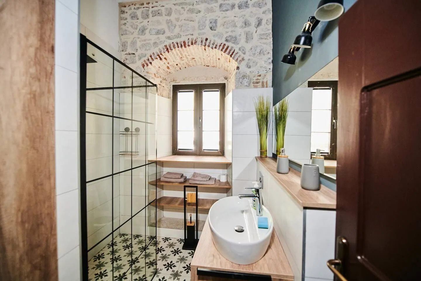 Prodaja, dvosoban stan, 129m², Dobrota, Kotor