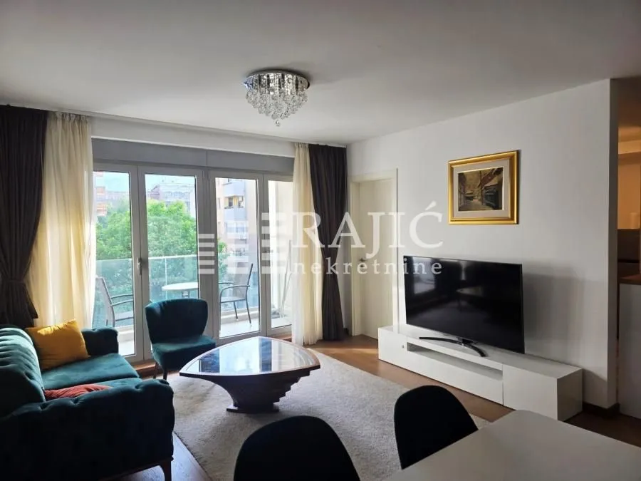 Izdavanje, četvorosoban stan, 80m², Tašmajdan, Palilula Sve Podlokacije