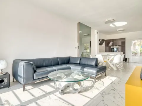 Sale, two bedroom apartment, 60m², Petrovac, Budva - image 4