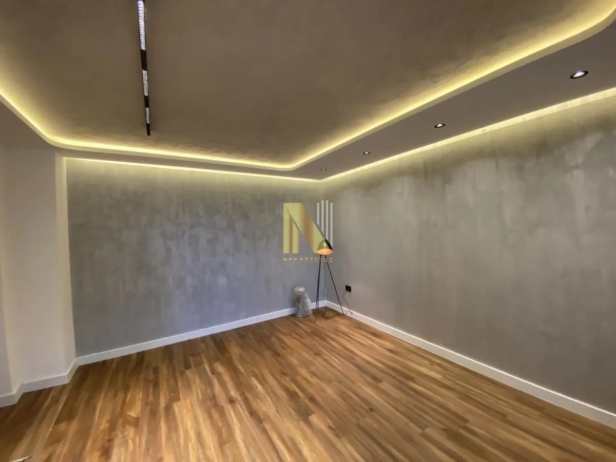 Prodaja, četvorosoban stan, 119m², Centar, Novi Sad