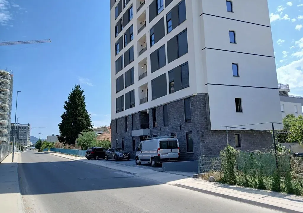 Prodaja, dvosoban stan, 60m², Ilino, Bar