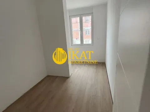 Sale, four bedroom apartment, 80m², Nova Pazova, Stara Pazova