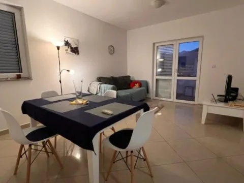 Izdavanje, dvosoban stan, 65m², Seljanovo, Tivat - image 2