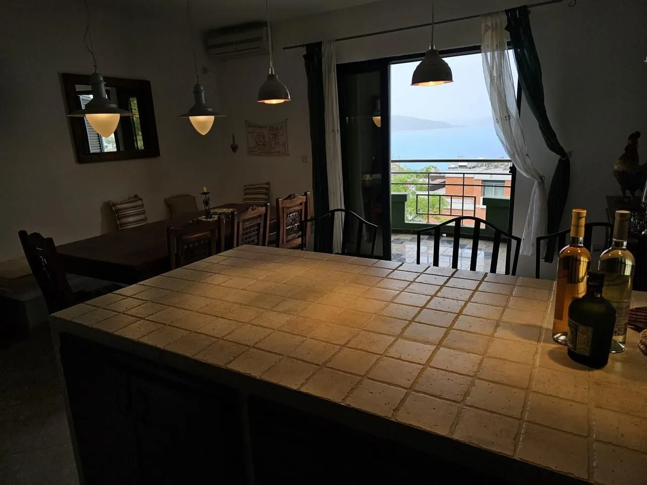 Izdavanje, stan, 149m², Pržno, Budva