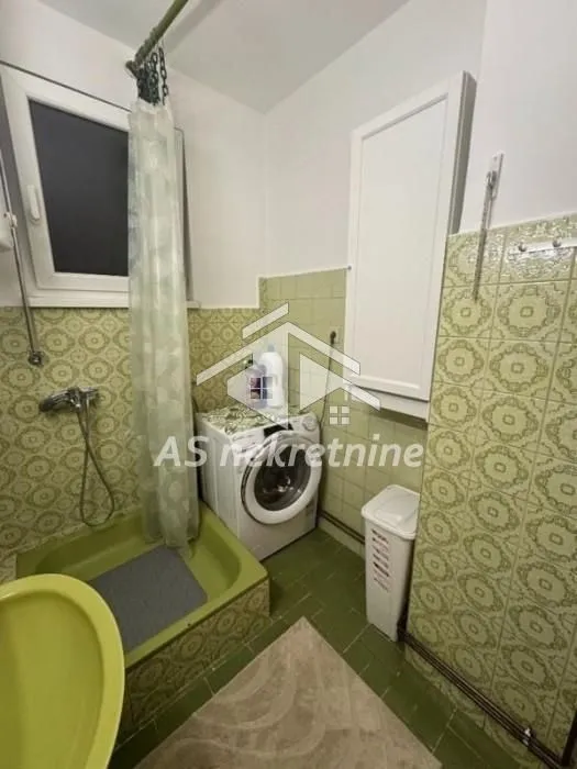 Izdavanje, četvorosoban stan, 79m², Autokomanda, Voždovac Sve Podlokacije
