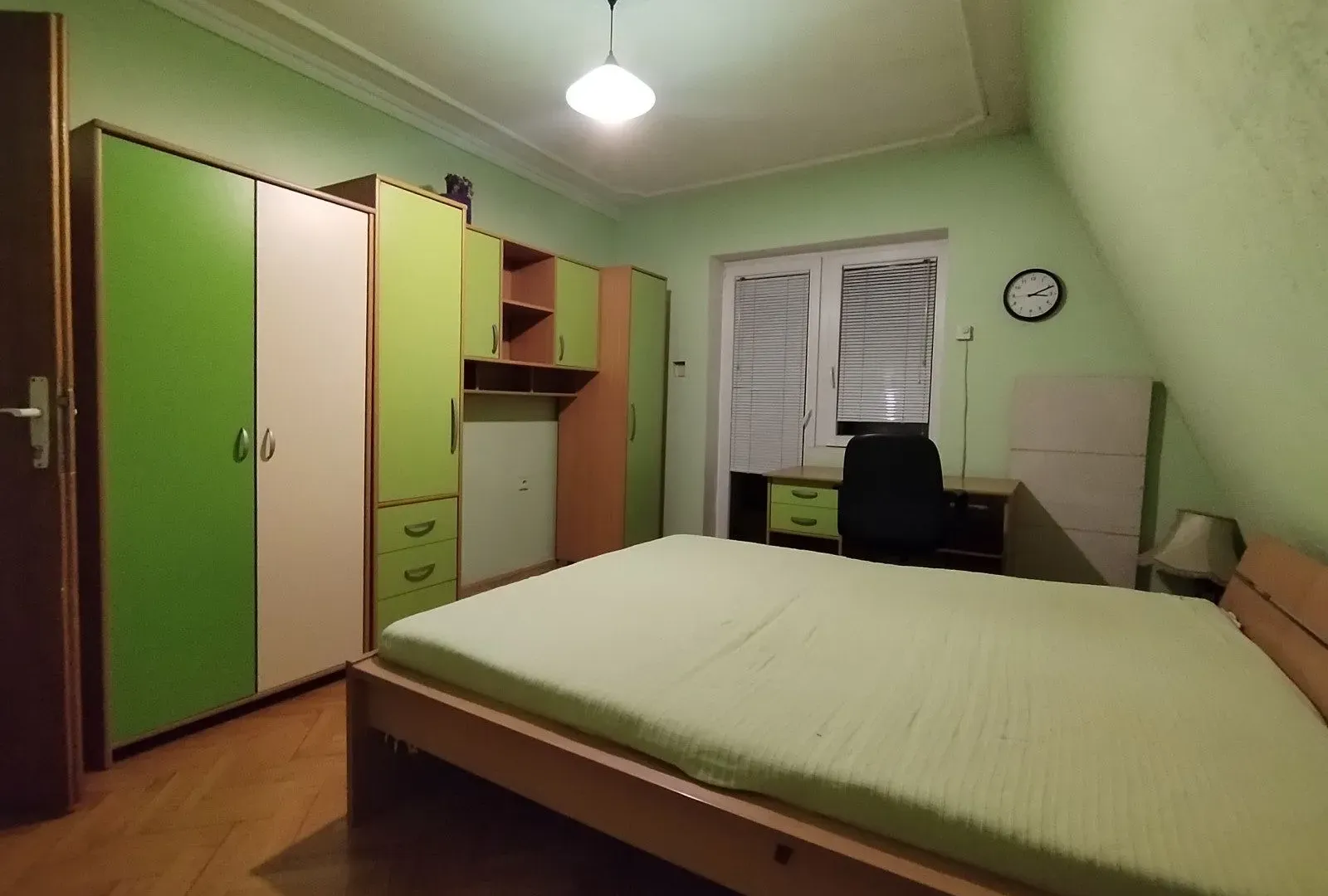 Izdavanje, četvorosoban stan, 104m², Čukarica, Beograd