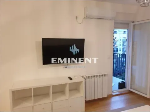 Izdavanje, dvosoban stan, 42m², Zemun Gornji Grad, Zemun Sve Podlokacije - image 2