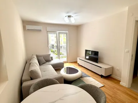 Rent, one bedroom apartment, 42m², Pobrežje, Podgorica - image 4