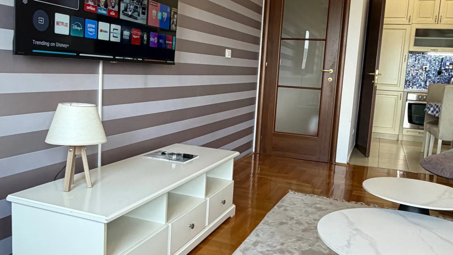 Izdavanje, jednosoban stan, 52m², City Kvart, Podgorica