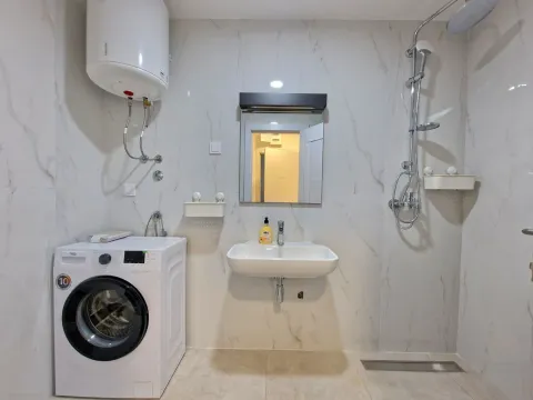 Izdavanje, garsonjera, 30m², Bečići, Budva - image 15