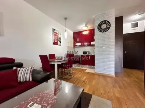 Izdavanje, jednosoban stan, 45m², City Kvart, Podgorica - image 9