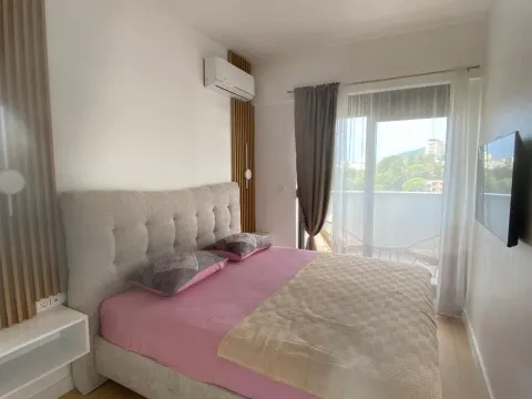 Sale, one bedroom apartment, 42m², Bečići, Budva - image 4