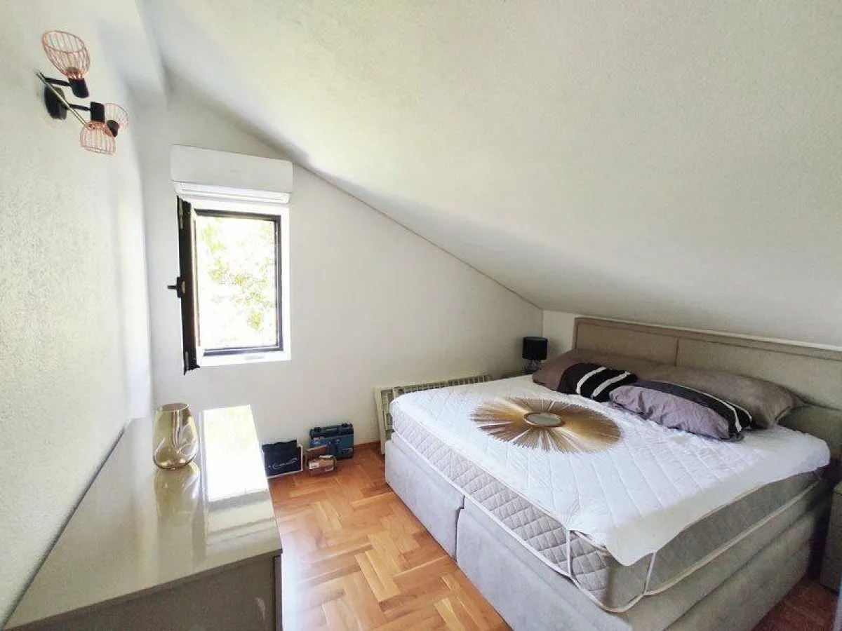 Prodaja, dvosoban stan, 82m², Dobrota, Kotor