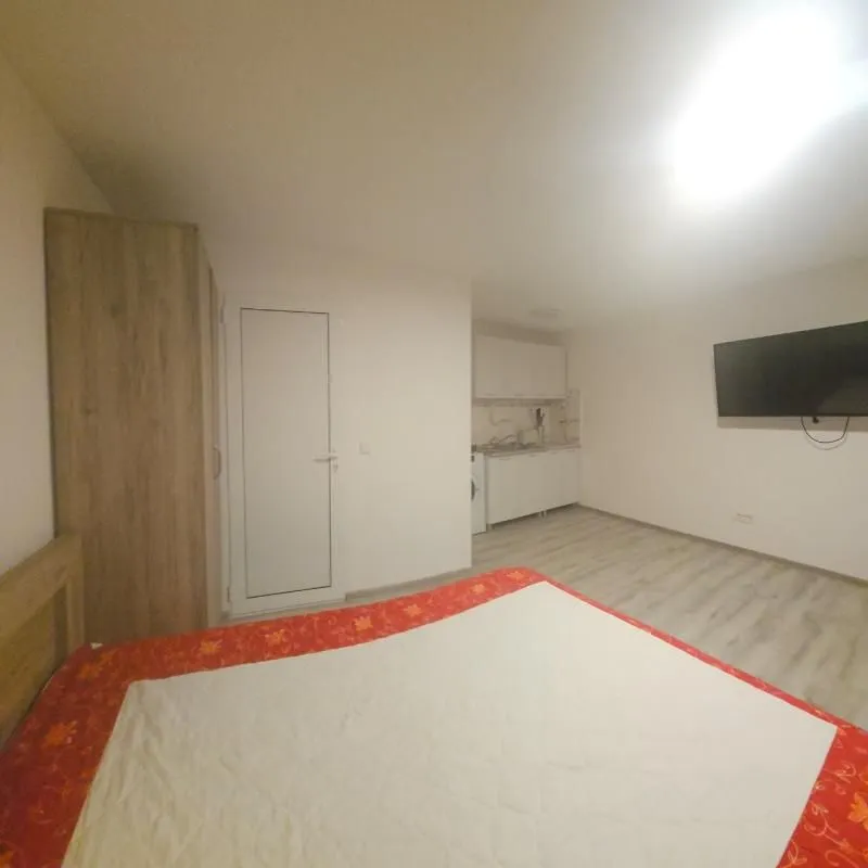 Izdavanje, kuća, 28m², Šušanj, Bar