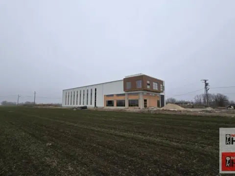 Izdavanje, poslovni prostor, 1220m², Čenej, Novi Sad Sve Podlokacije - image 12