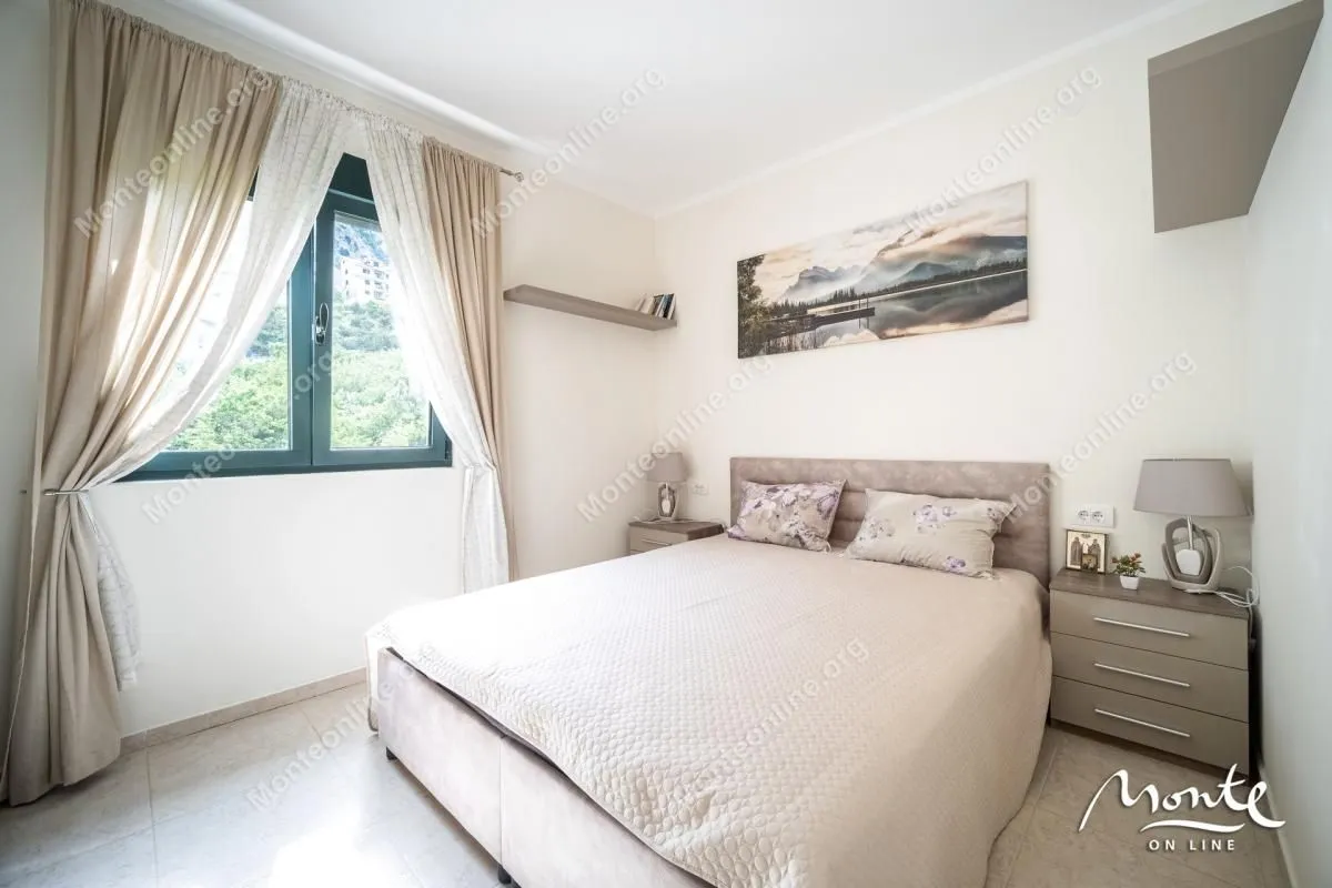 Prodaja, dvosoban stan, 109m², Dobrota, Kotor