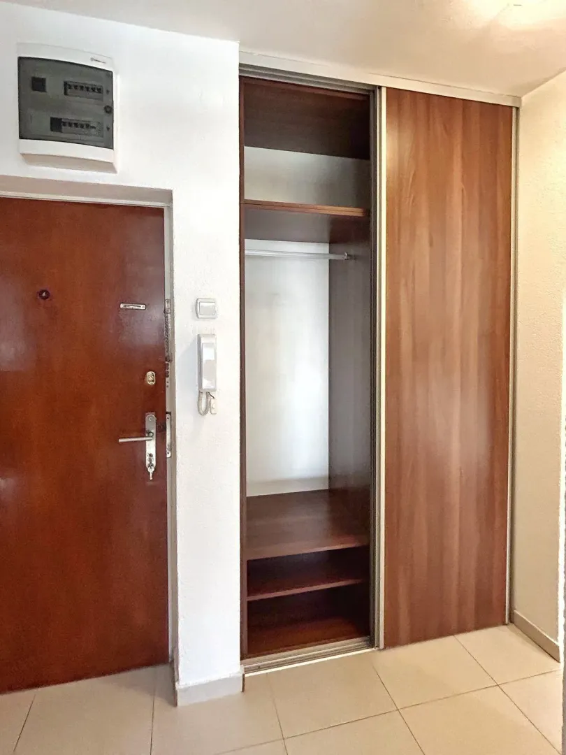 Izdavanje, dvosoban stan, 60m², Preko Morače, Podgorica