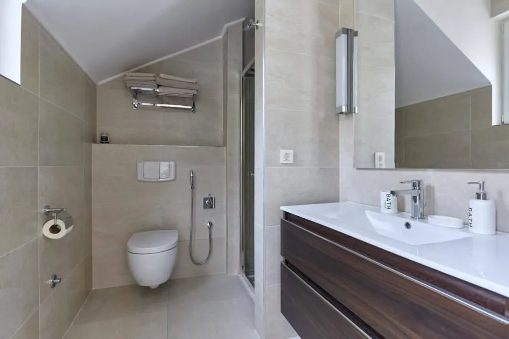 Prodaja, jednosoban stan, 77m², Orahovac, Kotor