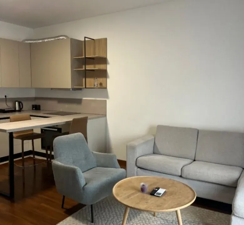 Izdavanje, četvorosoban stan, 110m², Master Kvart, Podgorica