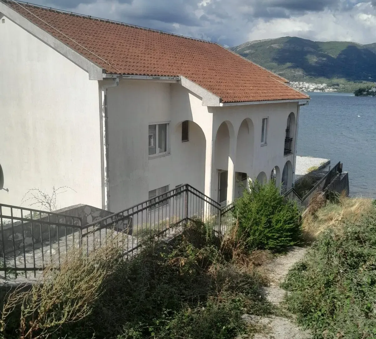 Sale, house, 700m², Krašići, Tivat