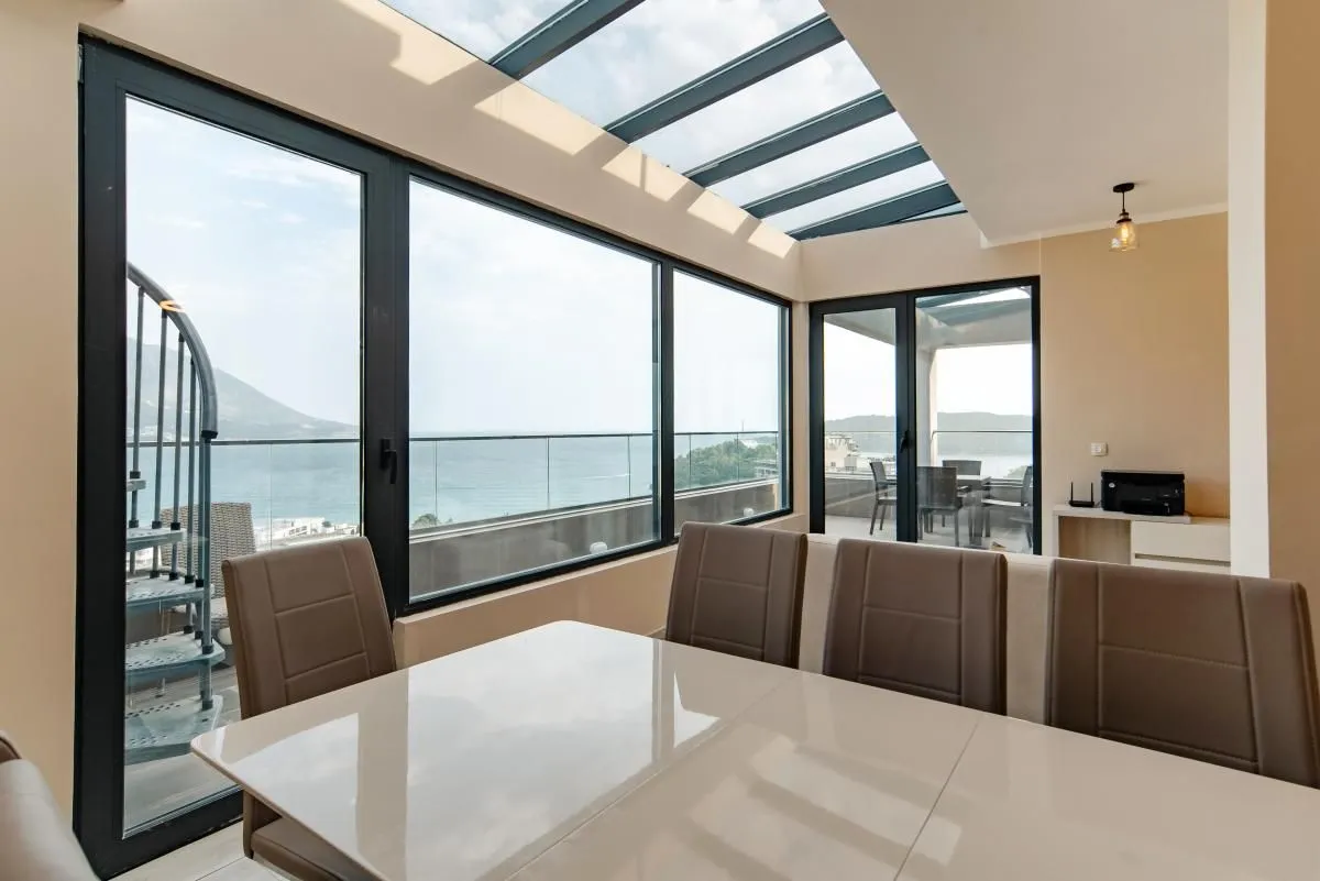Sale, three bedroom apartment, 257m², Bečići, Budva