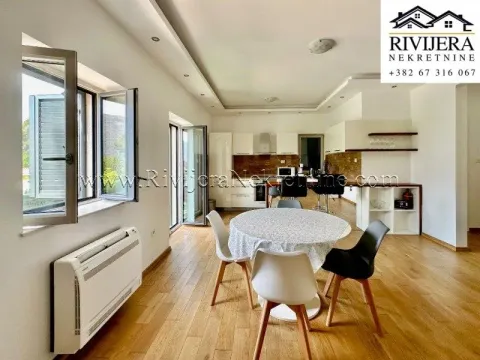 Prodaja, dvosoban stan, 67m², Dobrota, Kotor