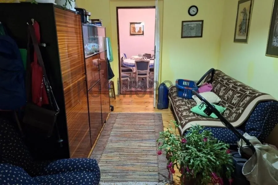 Prodaja, trosoban stan, 85m², Centar, Pančevo