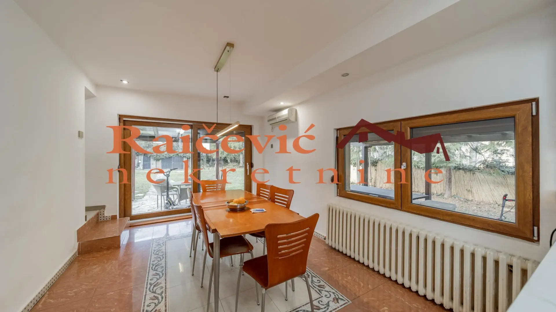 Izdavanje, kuća, 110m², Savski Venac, Beograd