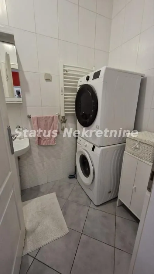 Prodaja, četvorosoban stan, 120m², Centar, Novi Sad