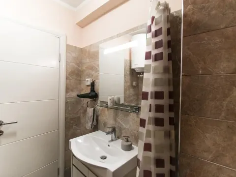 Sale, one bedroom apartment, 56m², Budva, Crna Gora - image 11