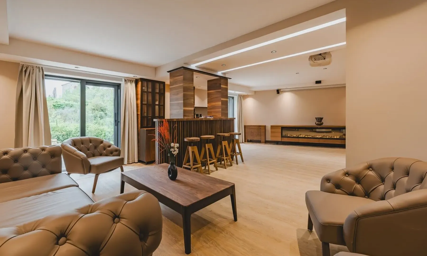 Rent, house, 520m², Đuraševići, Tivat