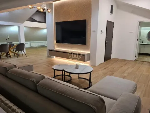Izdavanje, trosoban stan, 200m², Savski Venac, Beograd - image 12