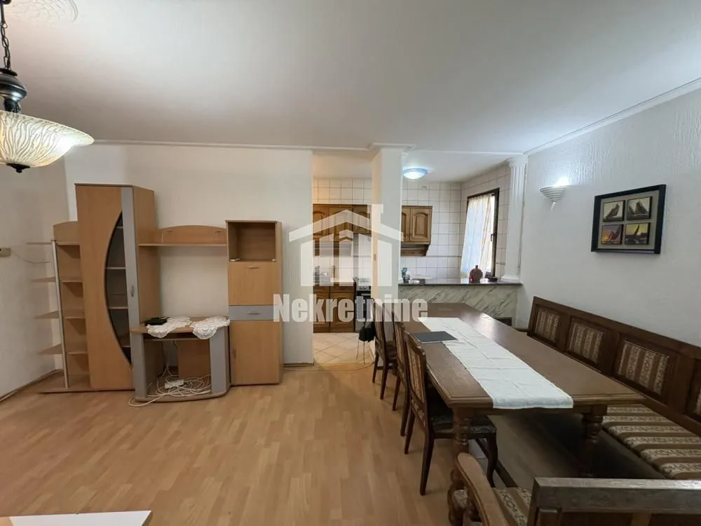Prodaja, trosoban stan, 71m², Zemun Kalvarija, Zemun Sve Podlokacije