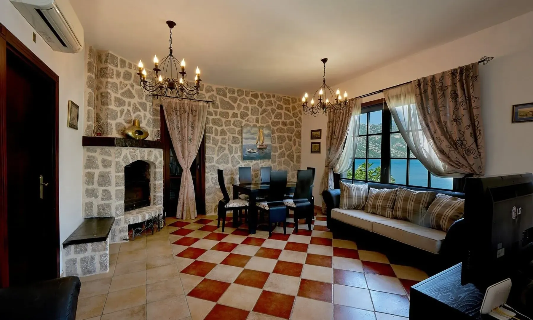 Sale, house, 235m², Kostanjica, Kotor