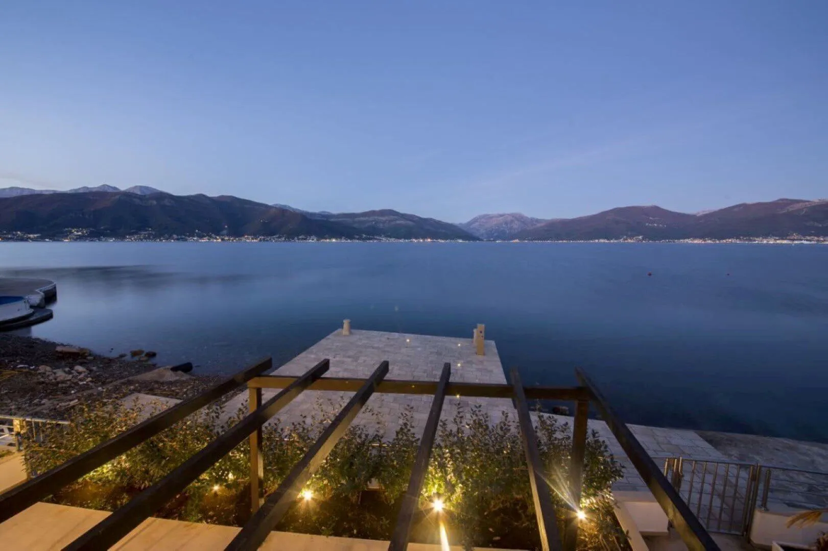 Prodaja, kuća, 300m², Bratešići, Kotor