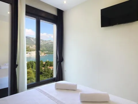 Sale, two bedroom apartment, 77m², Bečići, Budva - image 10