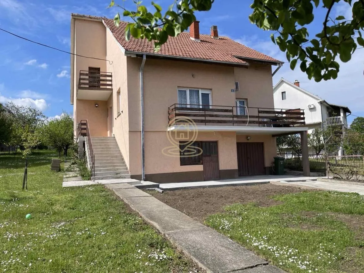 Sale, house, 320m², Kragujevac, Srbija